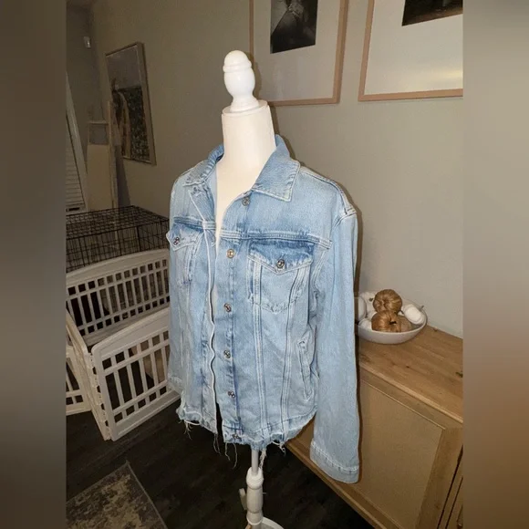 PAIGE Oversized Denim Frayed Jacket size Small - Picture 3 of 6